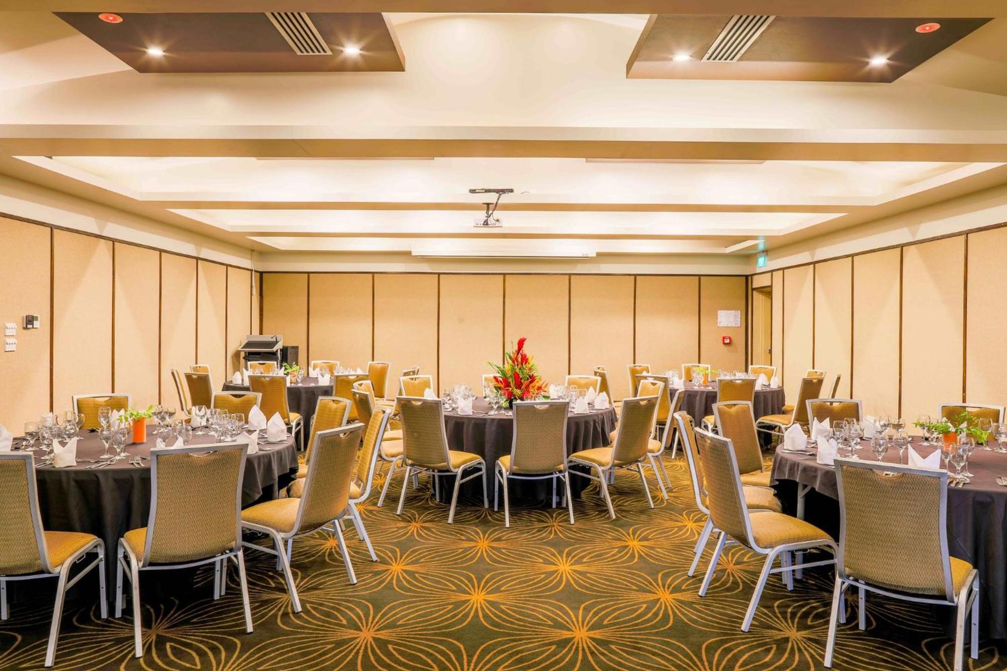 Holiday Inn Suva By Ihg Exterior photo