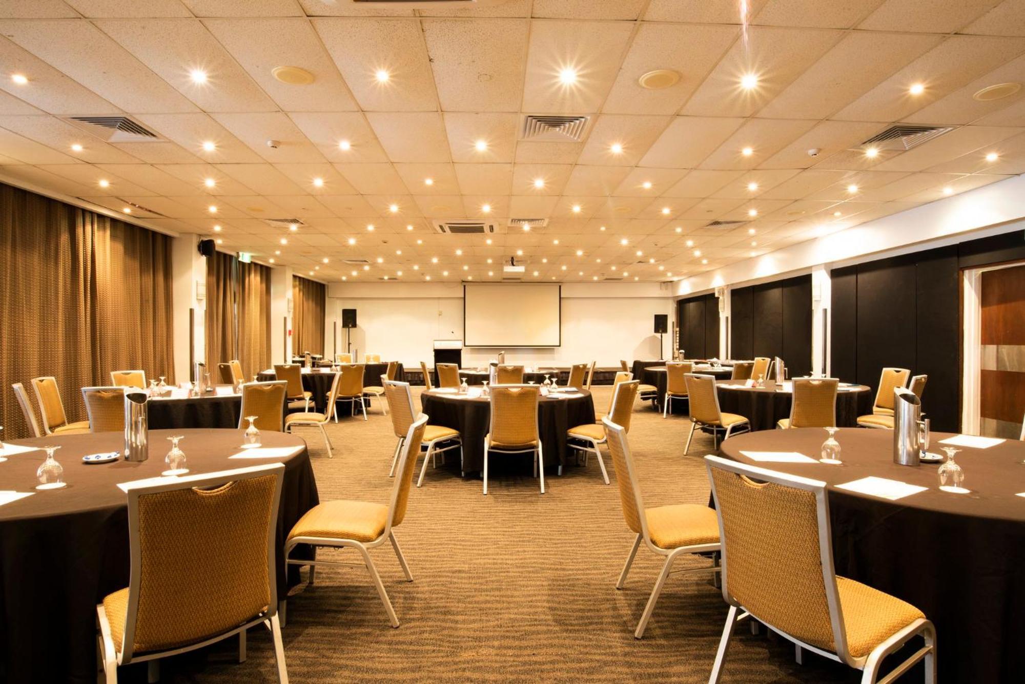 Holiday Inn Suva By Ihg Exterior photo